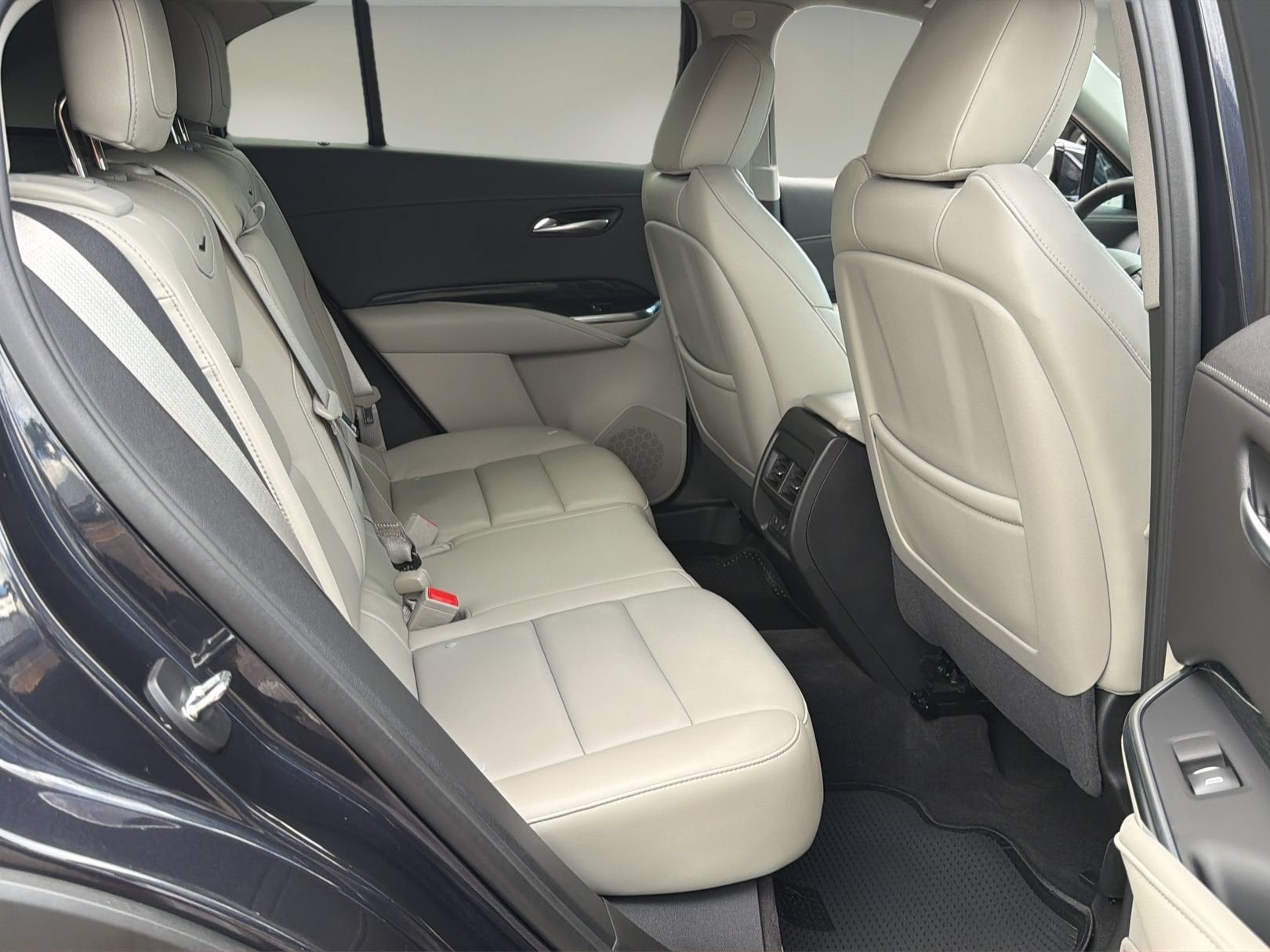 2023 Cadillac XT4 FWD Premium Luxury