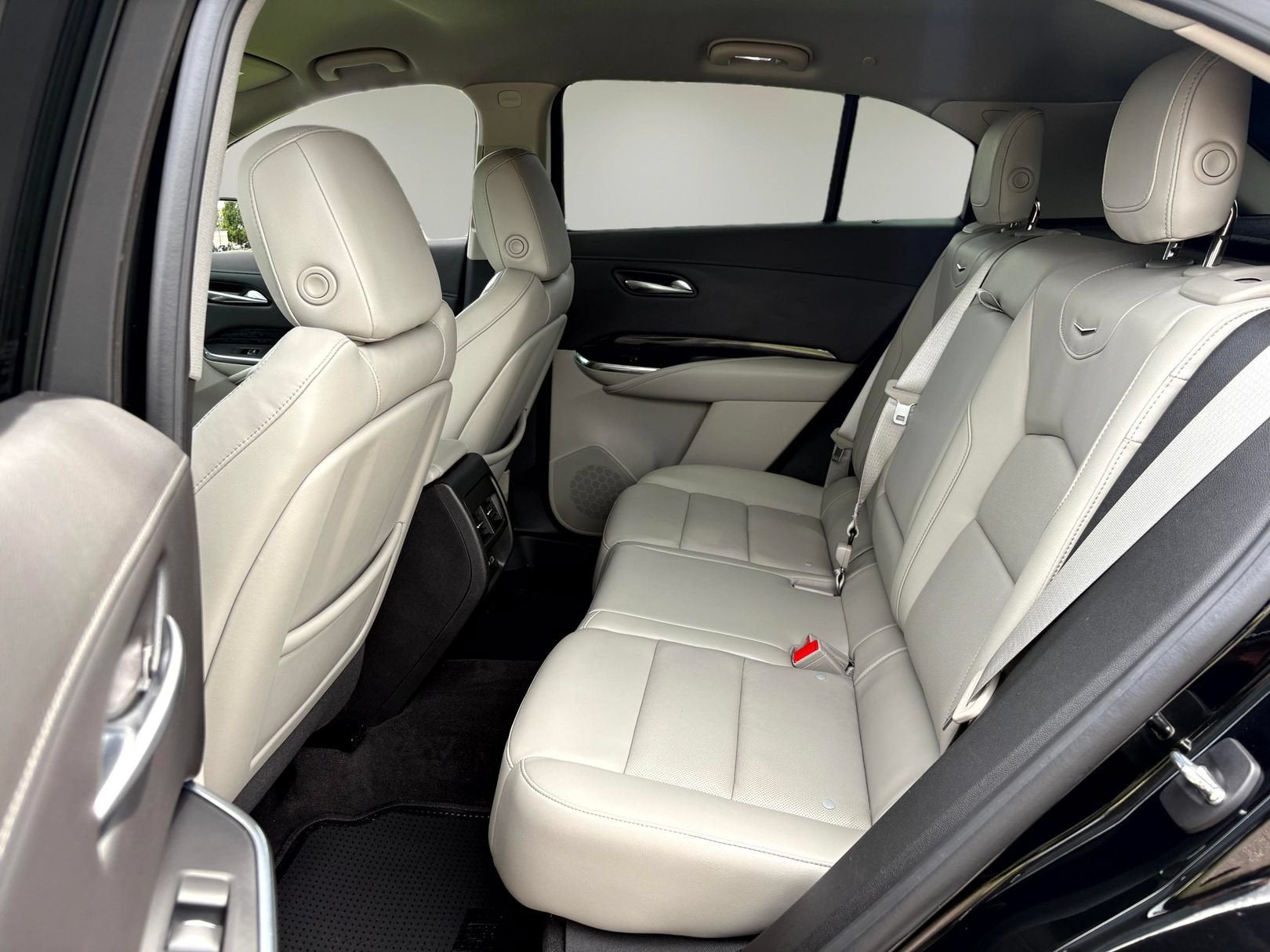 2023 Cadillac XT4 FWD Premium Luxury