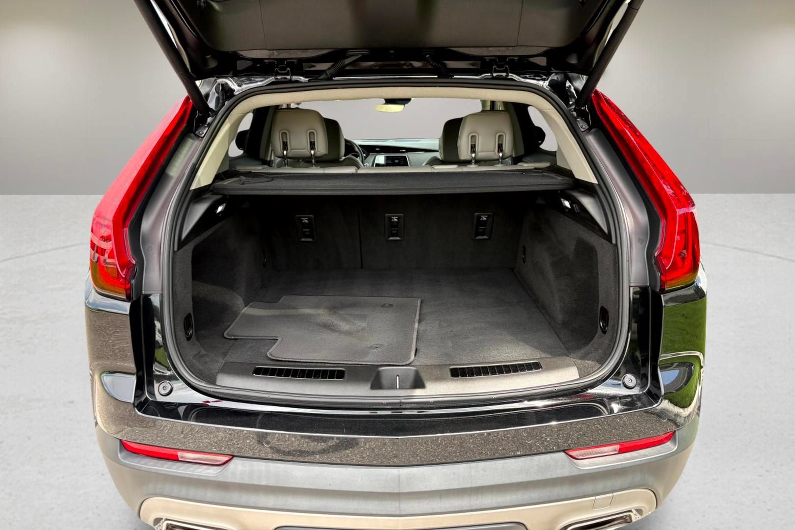 2023 Cadillac XT4 FWD Premium Luxury