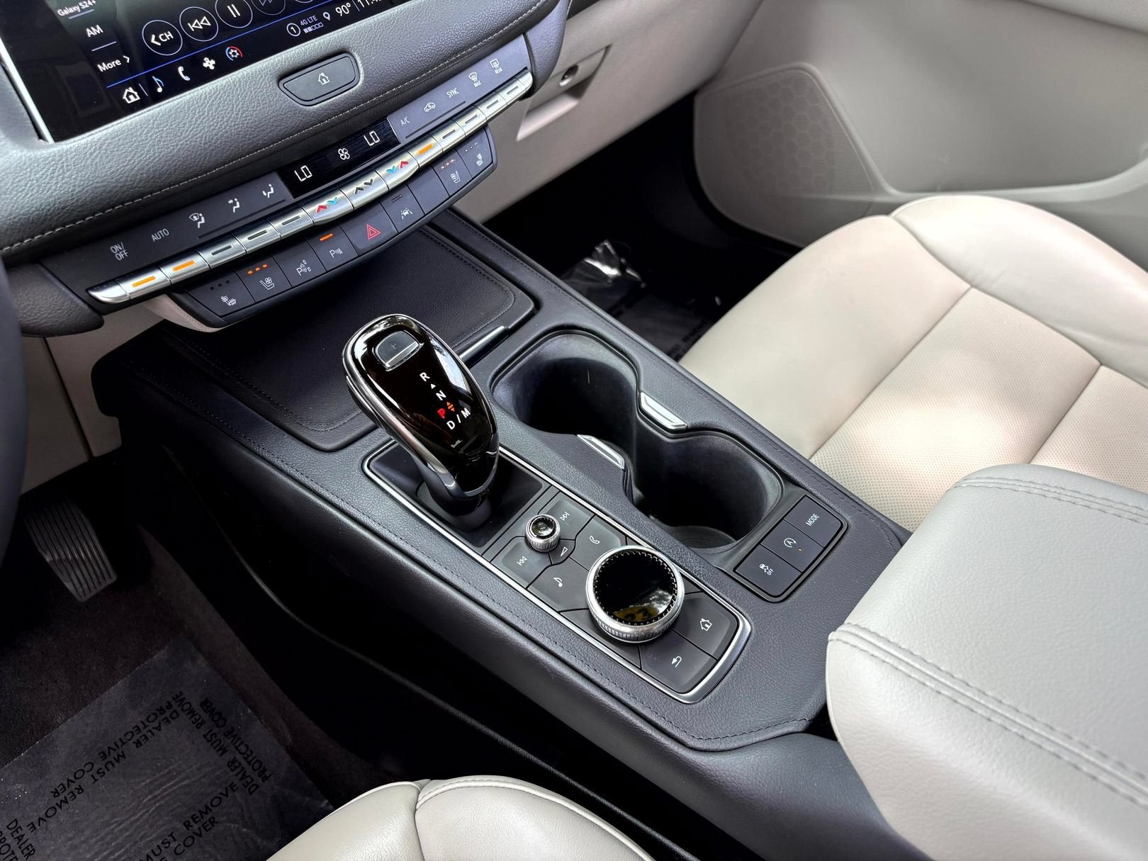 2023 Cadillac XT4 FWD Premium Luxury