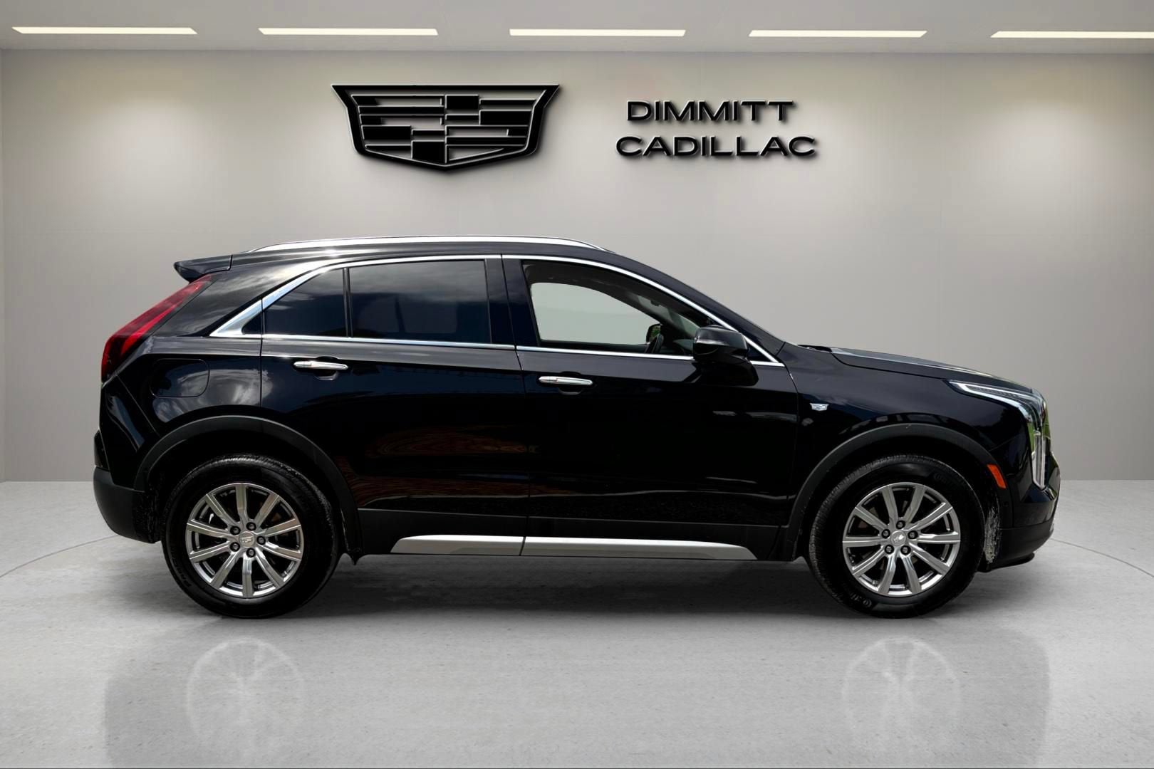 2023 Cadillac XT4 FWD Premium Luxury