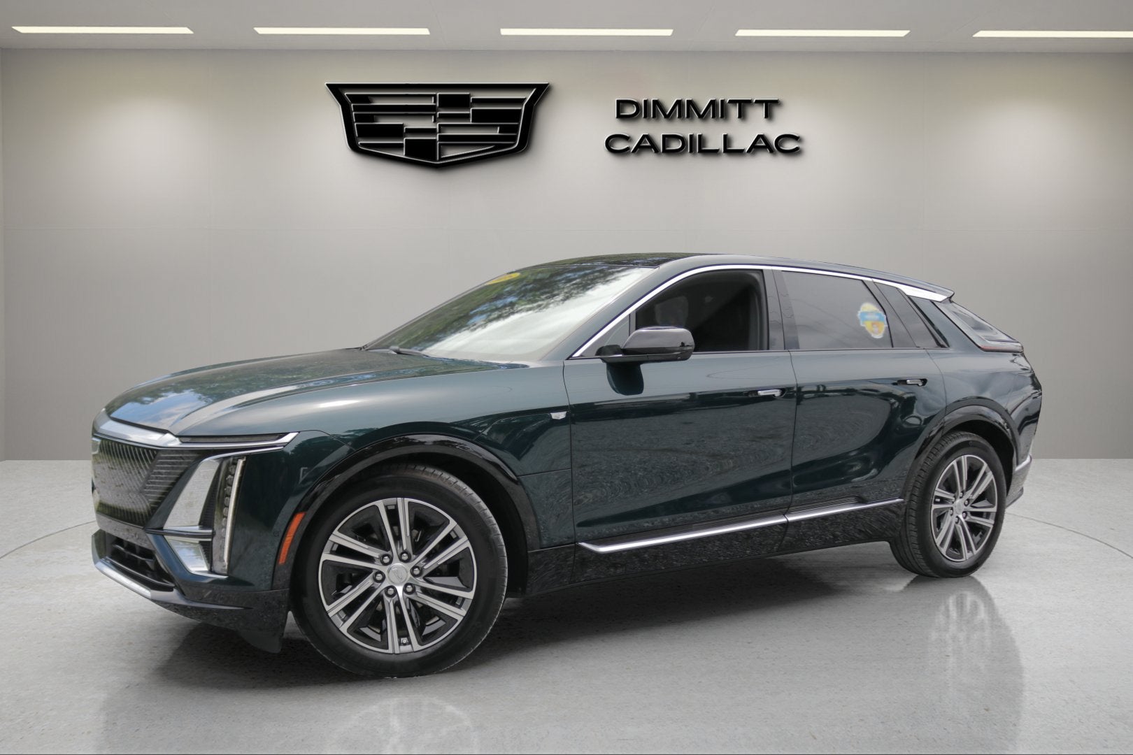 2025 Cadillac LYRIQ Luxury 1