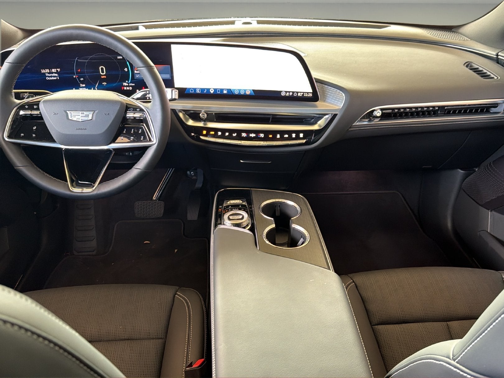 2025 Cadillac LYRIQ Luxury 1