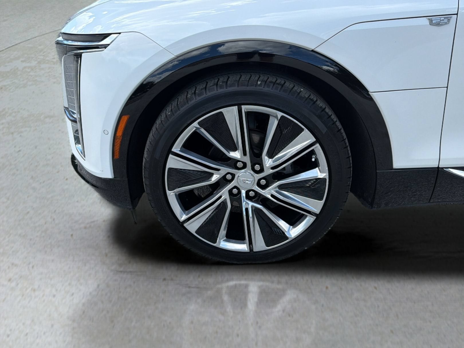 2024 Cadillac LYRIQ Luxury 3
