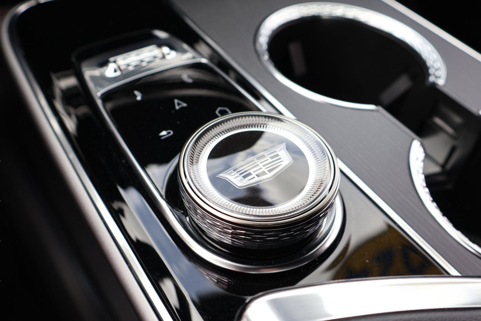 2024 Cadillac LYRIQ Luxury 3