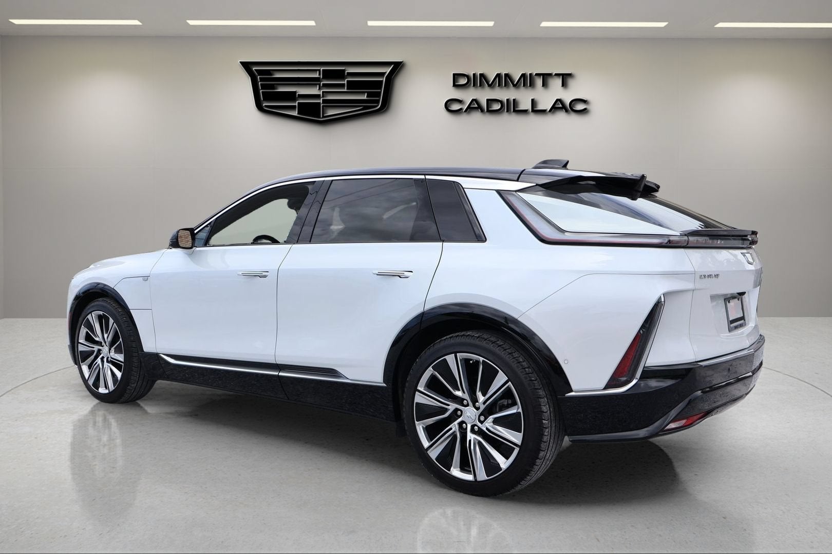 2024 Cadillac LYRIQ Luxury 3