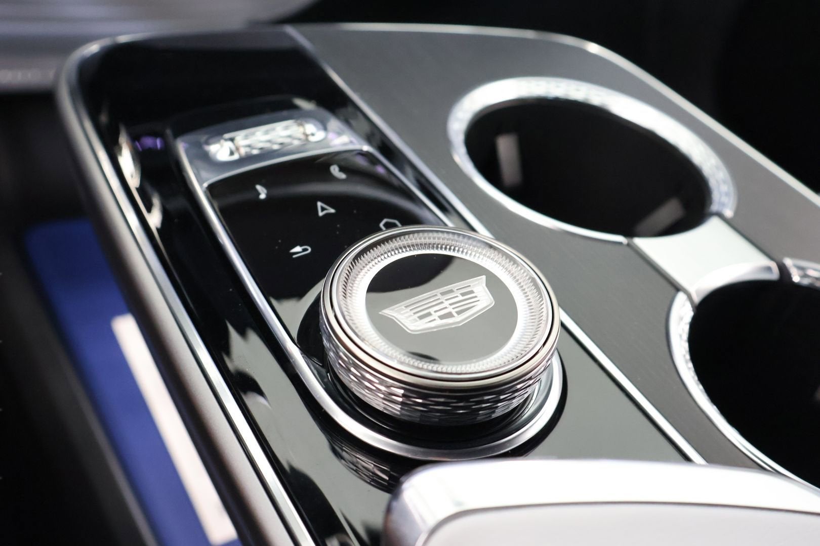 2024 Cadillac LYRIQ Sport 2