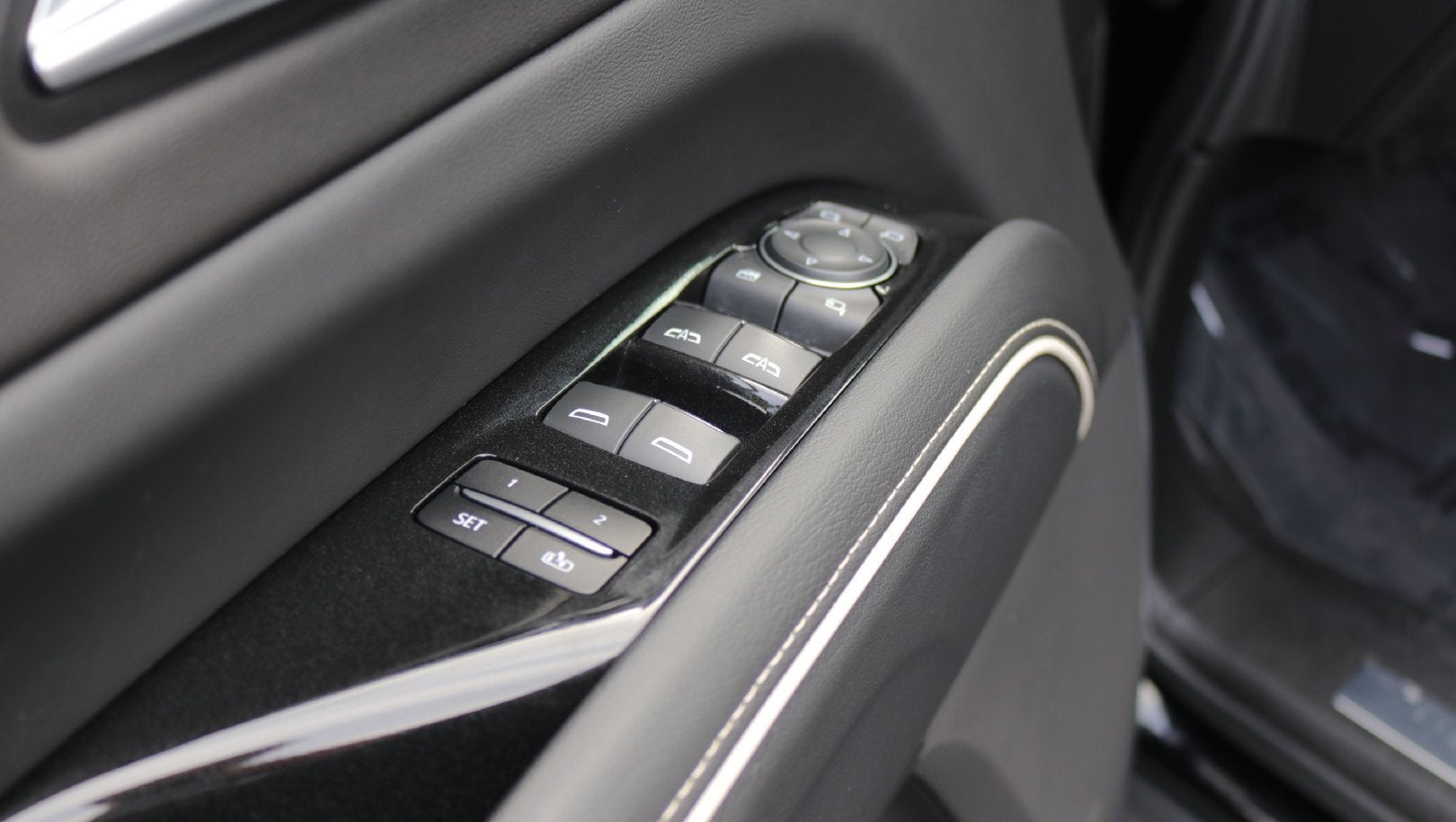2023 Cadillac Escalade ESV 4WD Premium Luxury