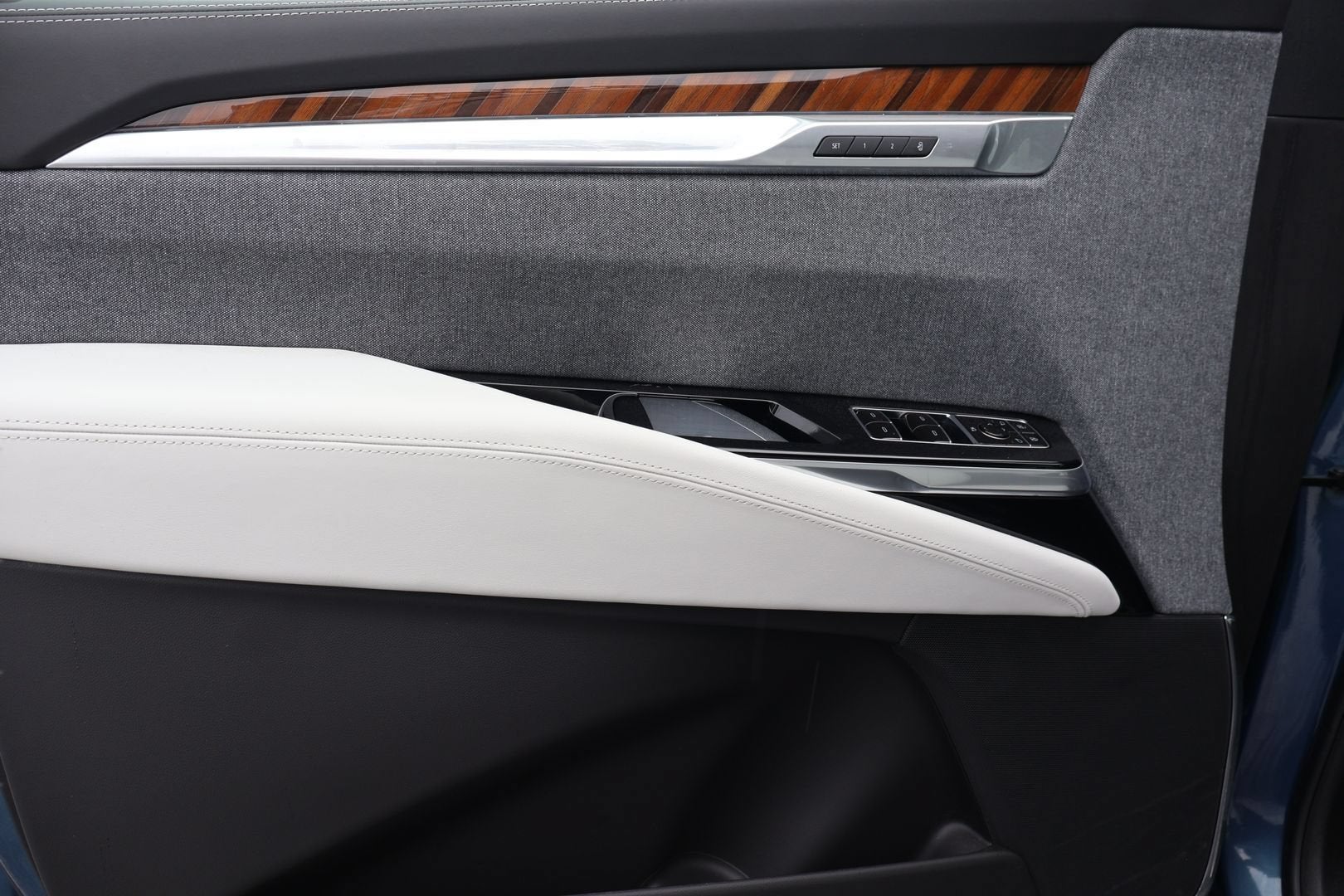2025 Cadillac Escalade Premium Luxury Platinum