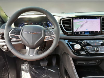 2024 Chrysler Pacifica Hybrid Pinnacle