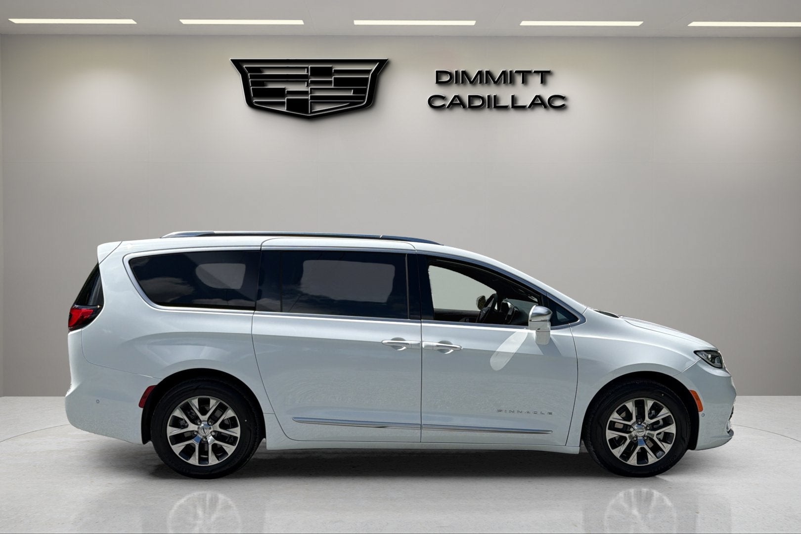 2024 Chrysler Pacifica Hybrid Pinnacle