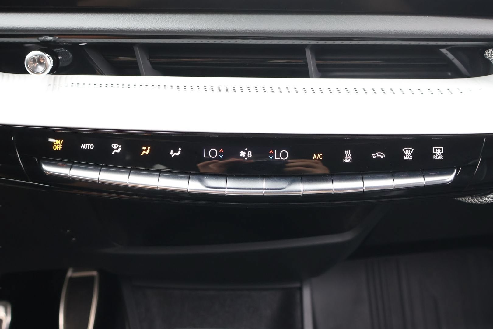 2025 Cadillac OPTIQ Luxury 2