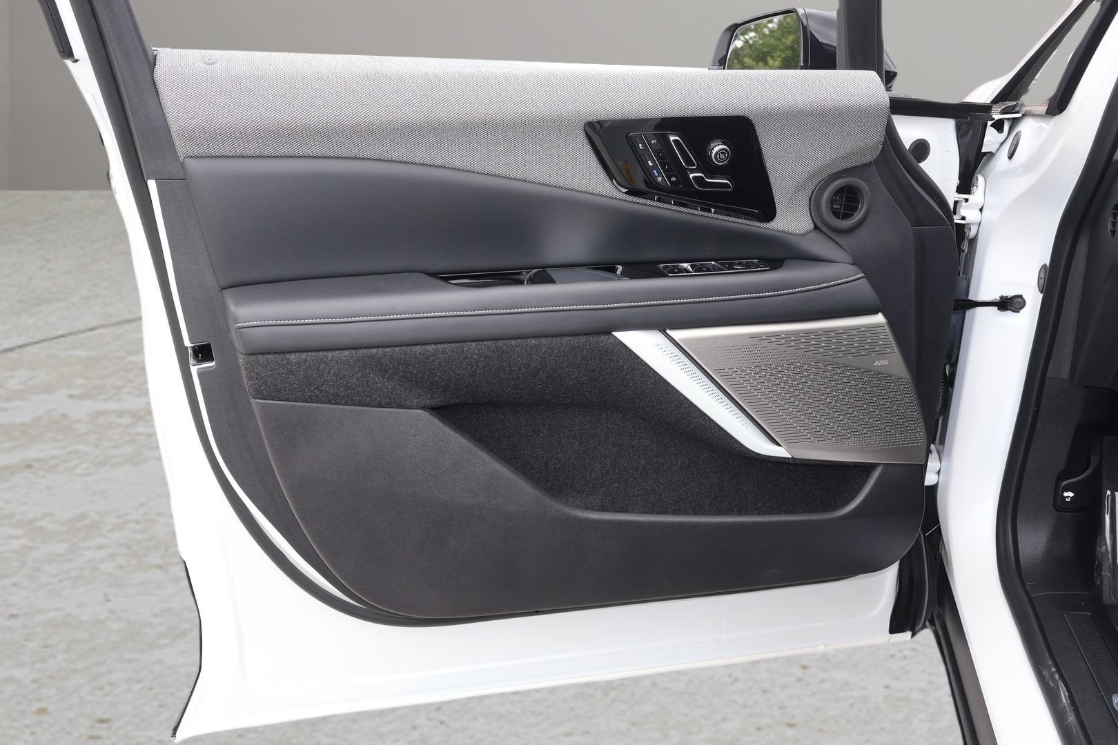 2025 Cadillac OPTIQ Luxury 2