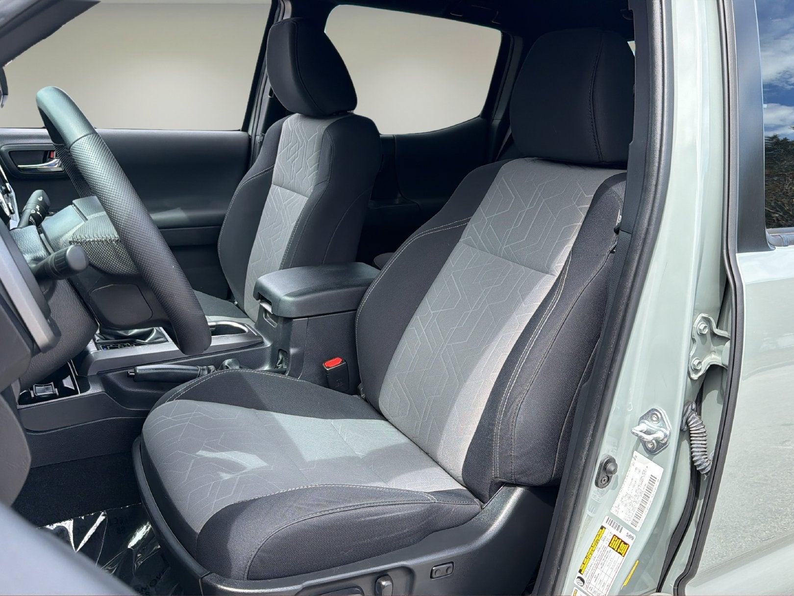 2022 Toyota Tacoma 2WD SR5