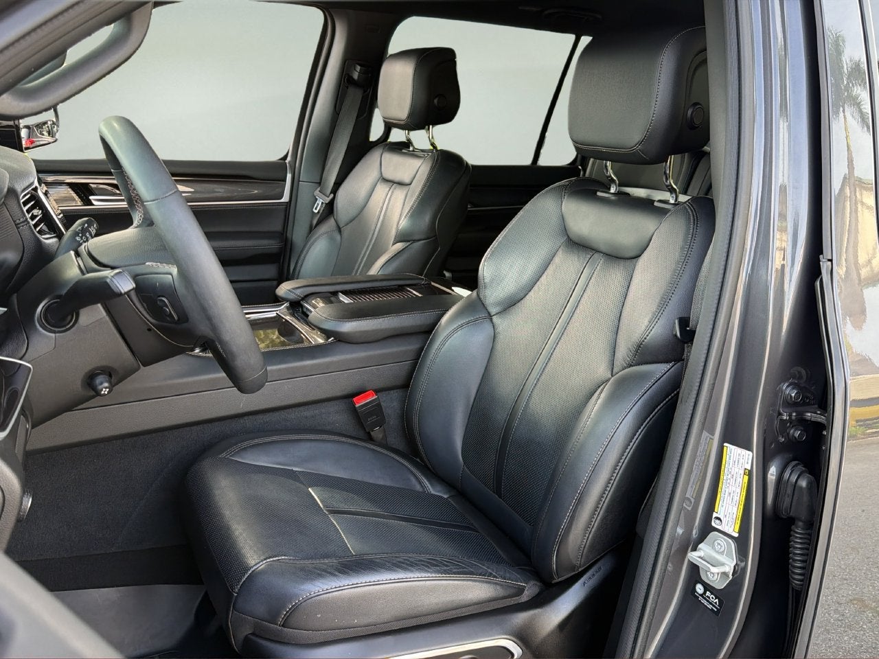 2024 Jeep Wagoneer Base
