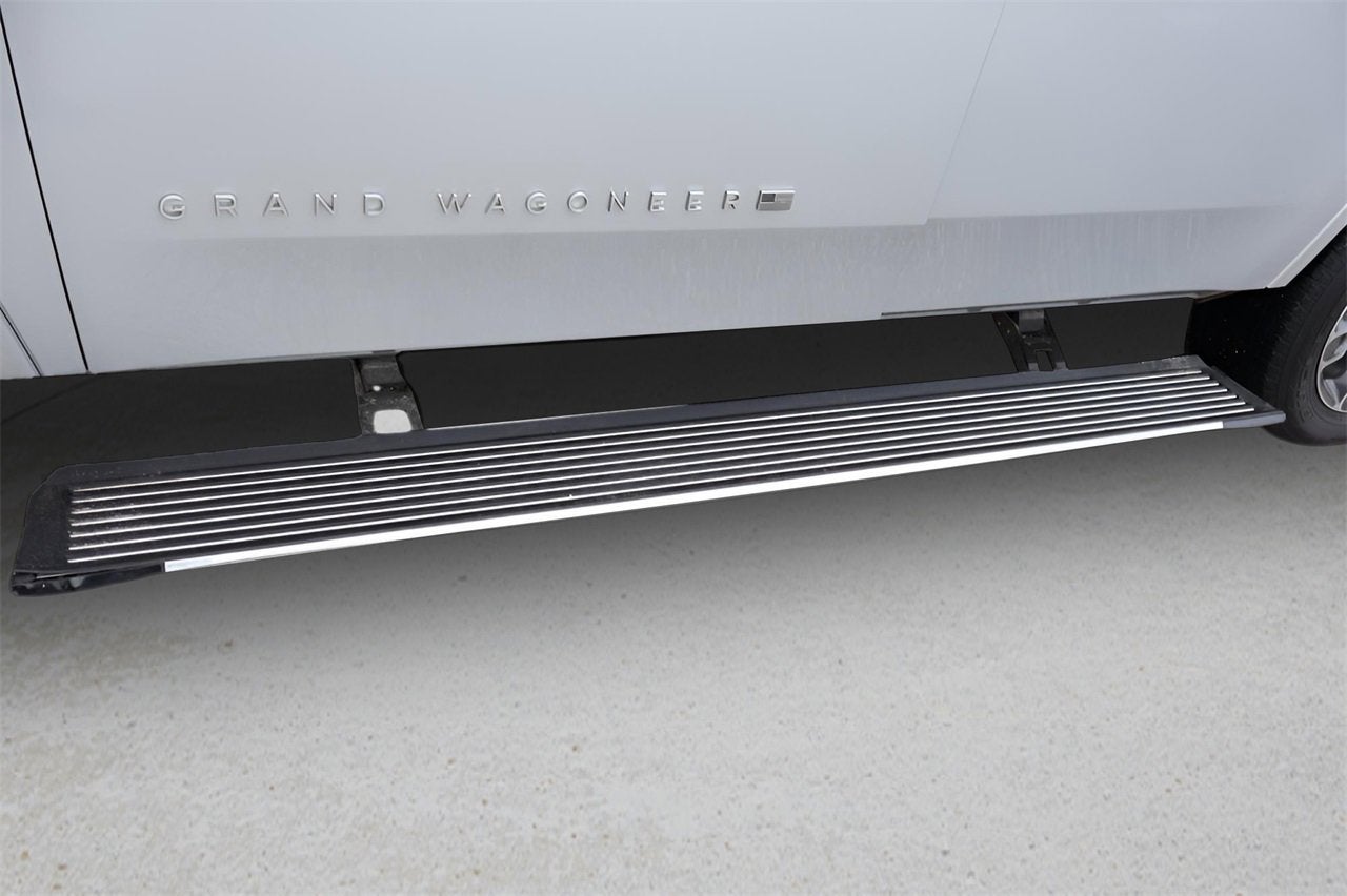 2023 Jeep Grand Wagoneer BASE