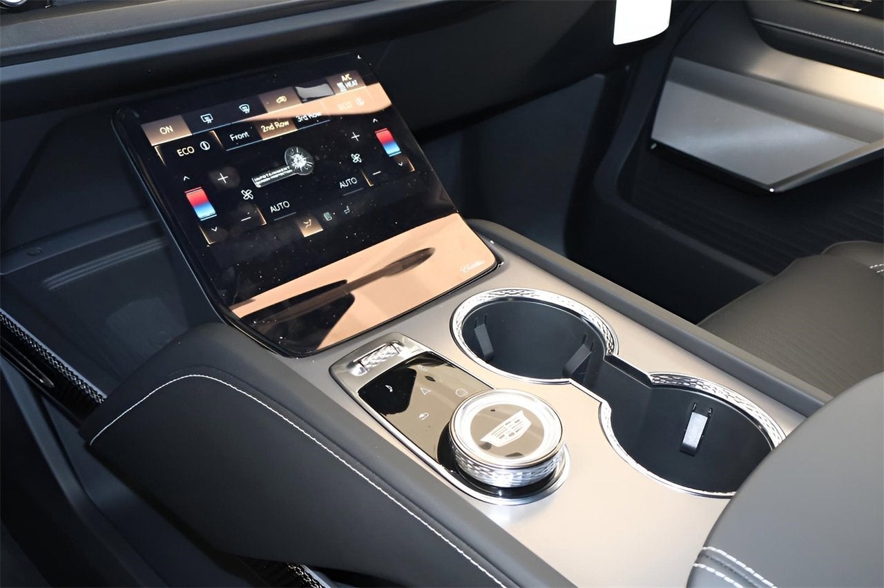 2026 Cadillac VISTIQ Luxury