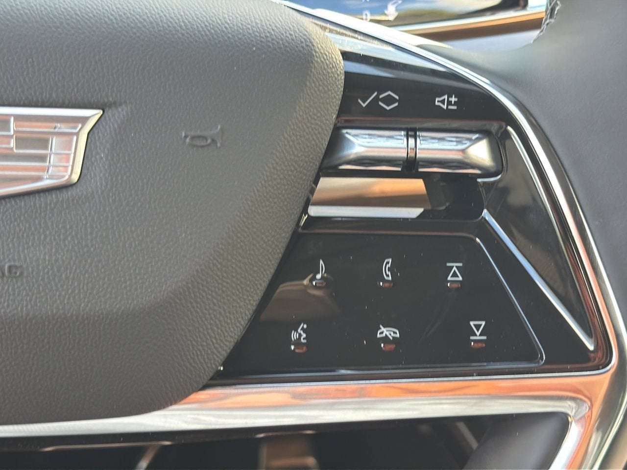 2027 Cadillac VISTIQ Sport