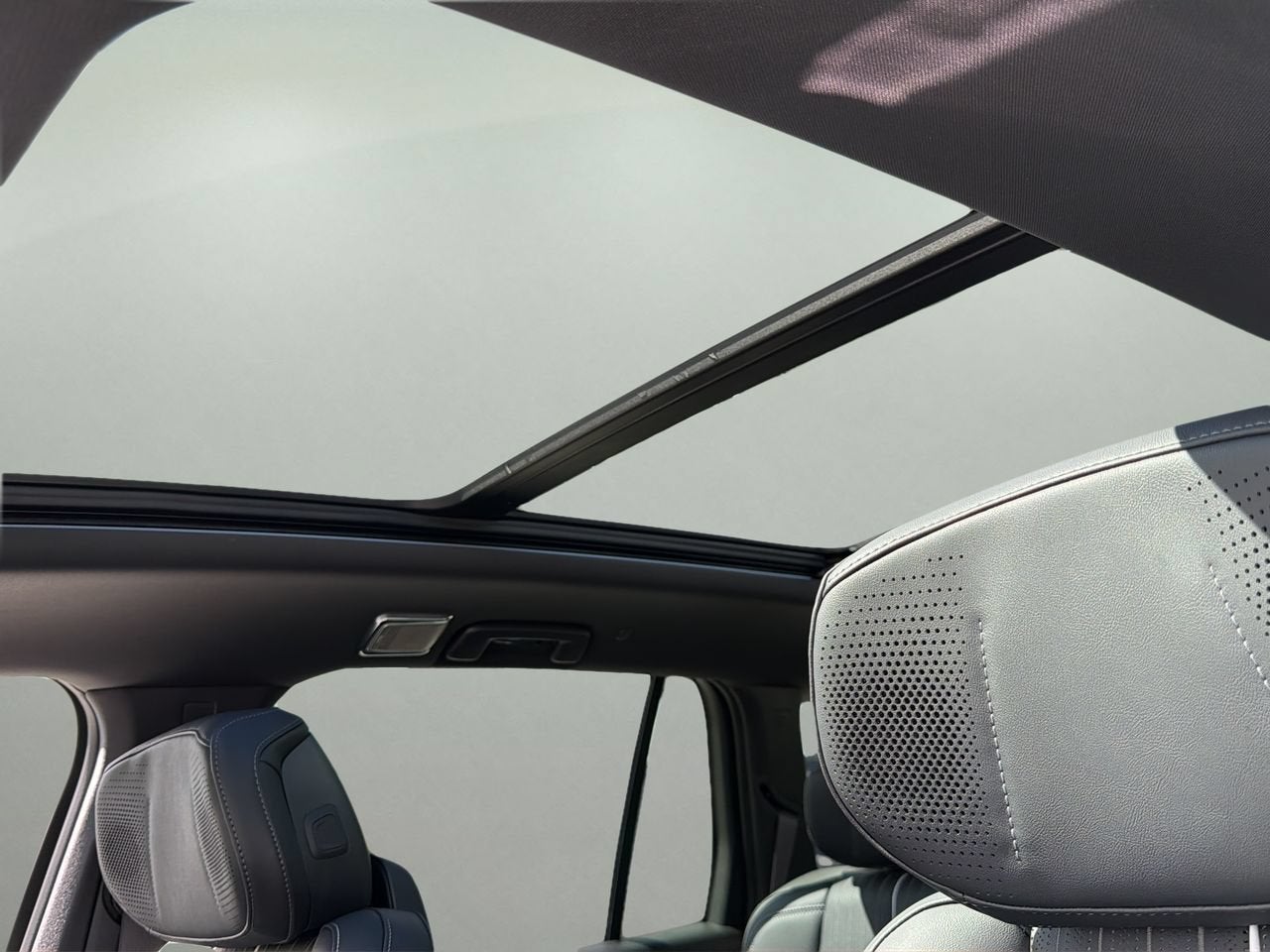 2027 Cadillac VISTIQ Sport