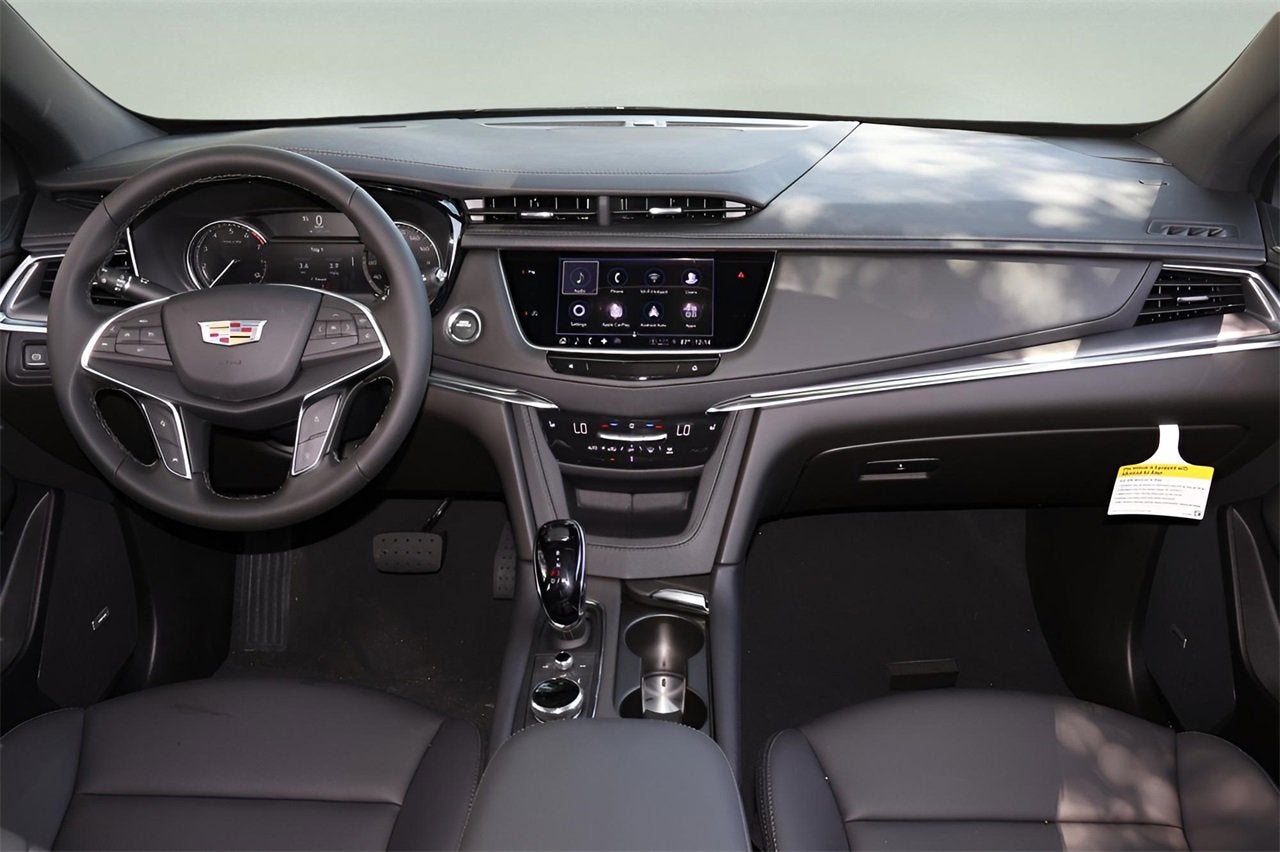 2025 Cadillac XT5 Luxury