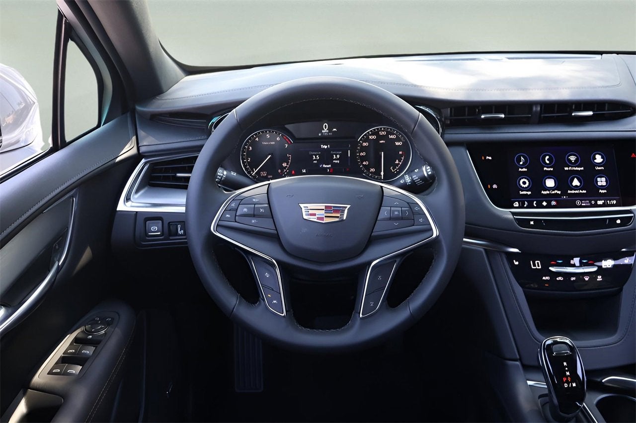 2025 Cadillac XT5 Luxury