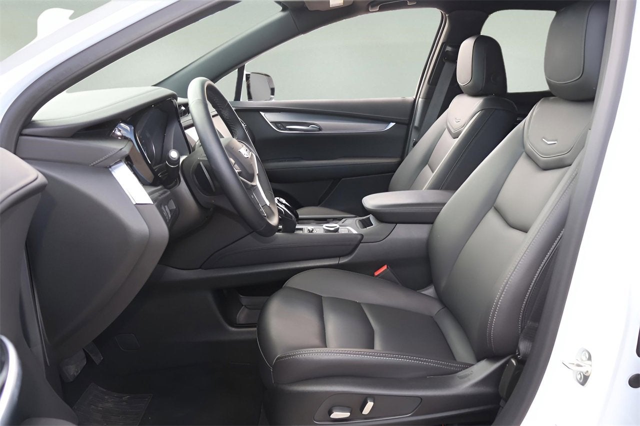 2025 Cadillac XT5 Luxury