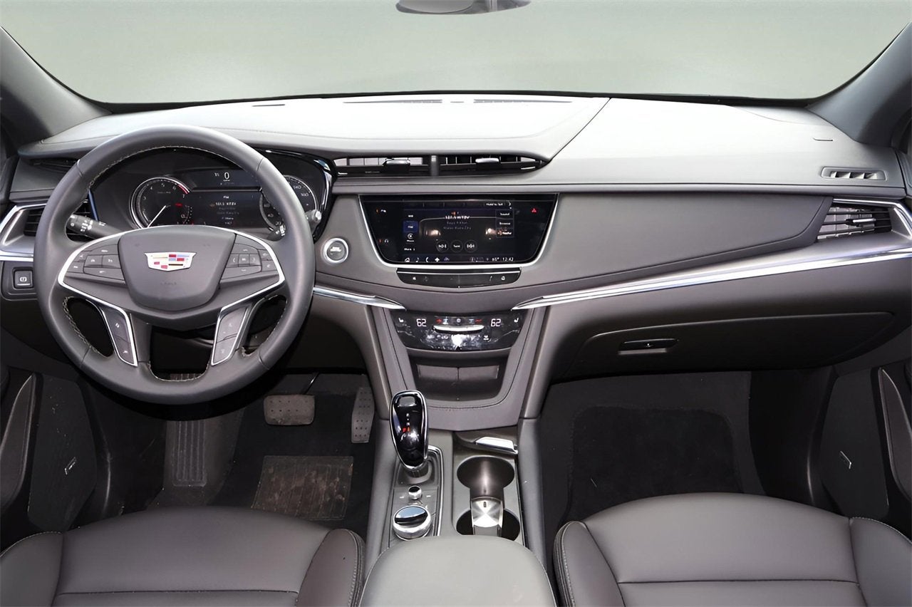 2025 Cadillac XT5 Luxury