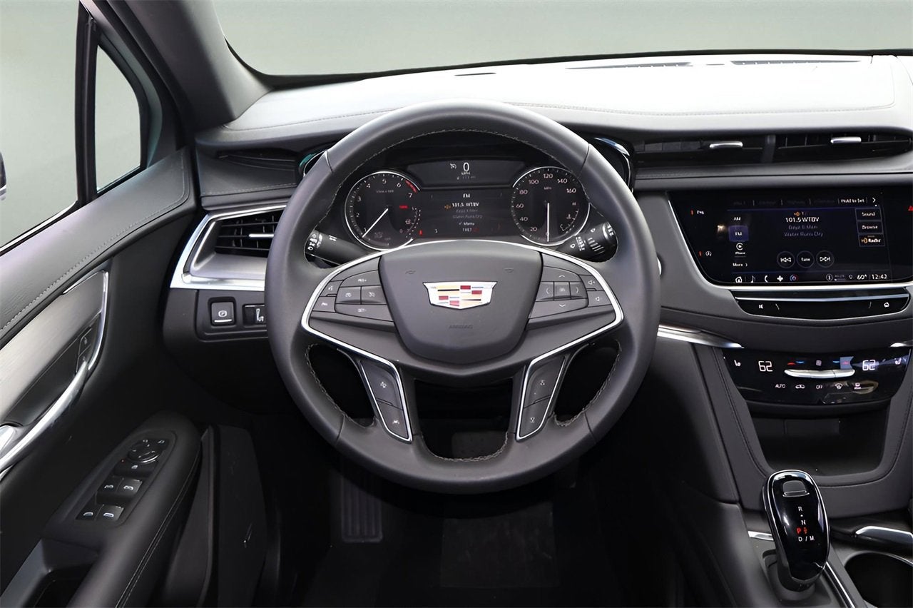 2025 Cadillac XT5 Luxury