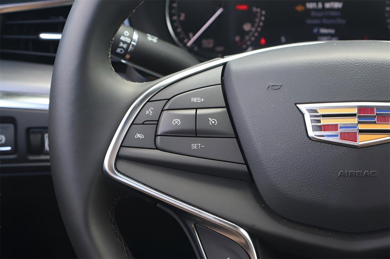 2025 Cadillac XT5 Luxury