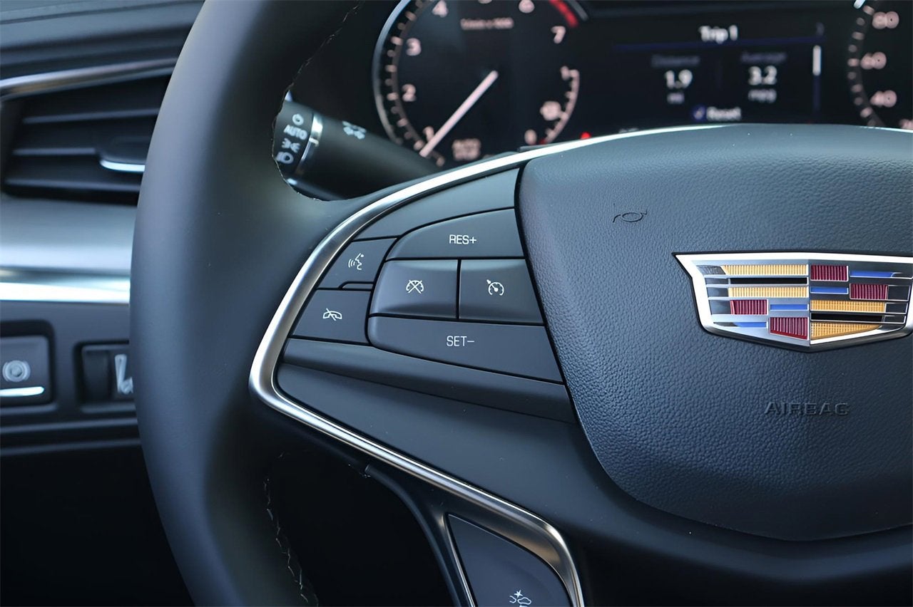 2025 Cadillac XT5 Luxury