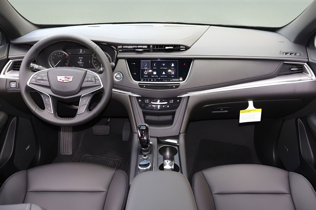 2026 Cadillac XT5 Luxury