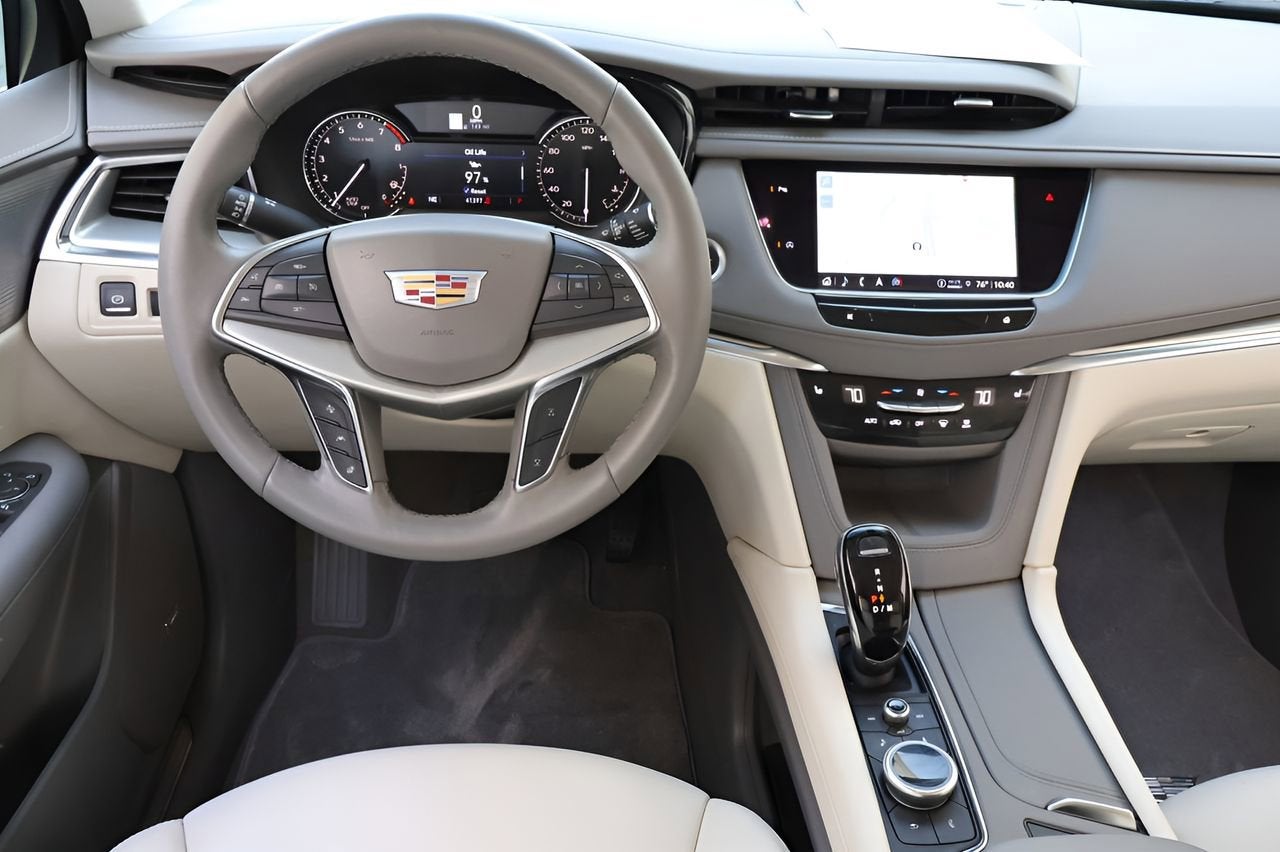 2022 Cadillac XT5 Premium Luxury