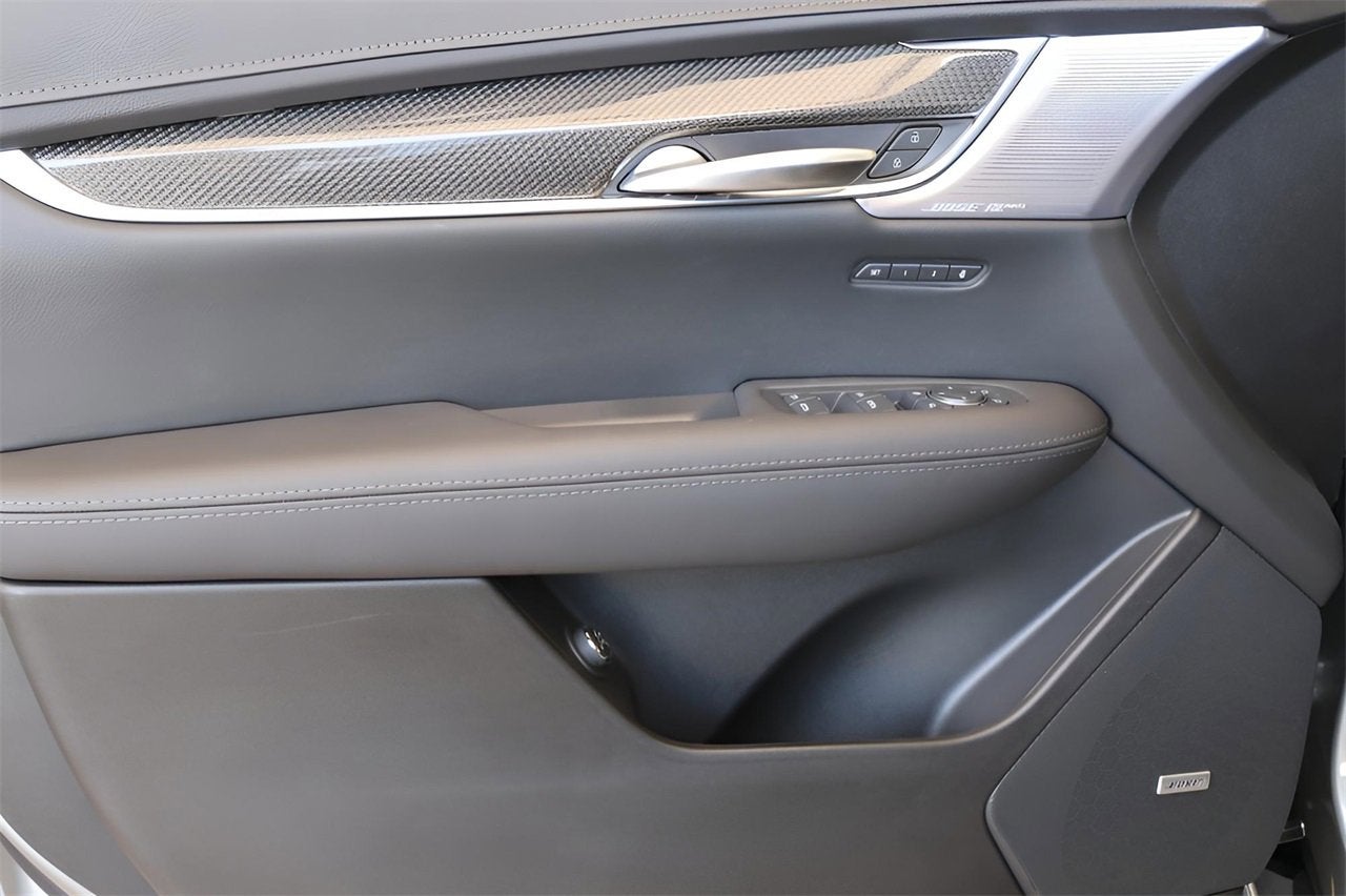 2025 Cadillac XT5 Sport