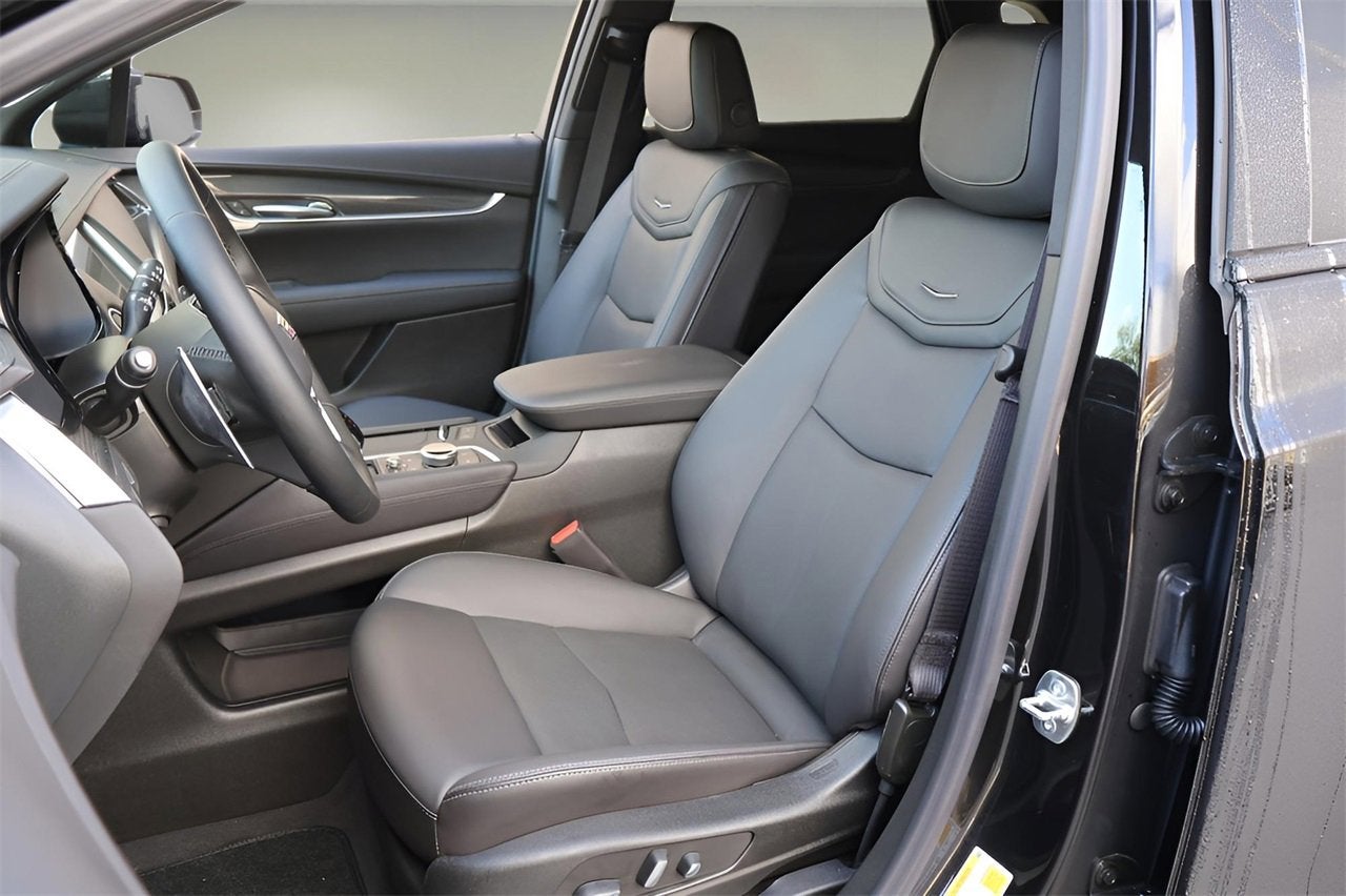 2025 Cadillac XT5 Sport