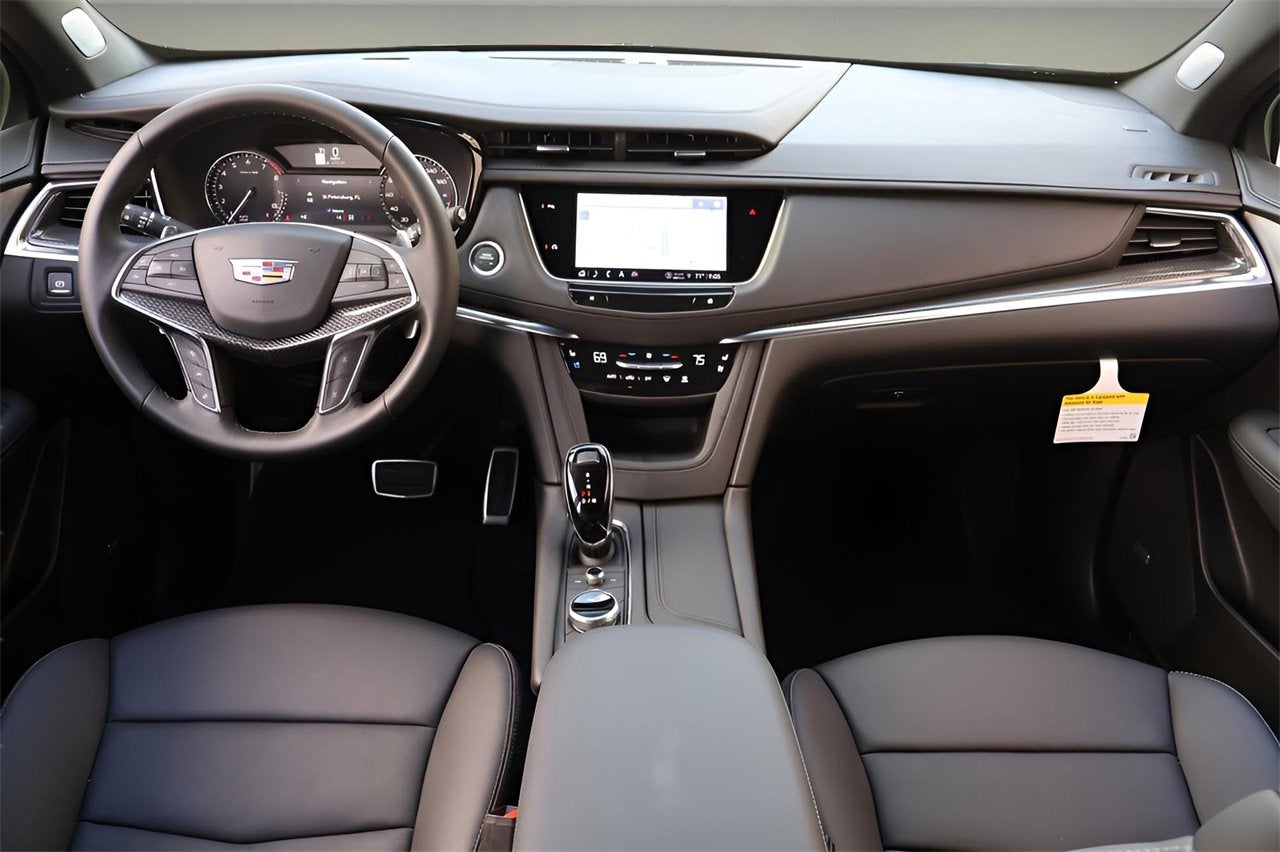 2025 Cadillac XT5 Sport