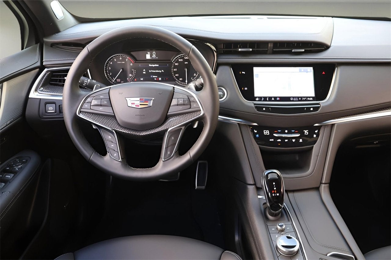 2025 Cadillac XT5 Sport