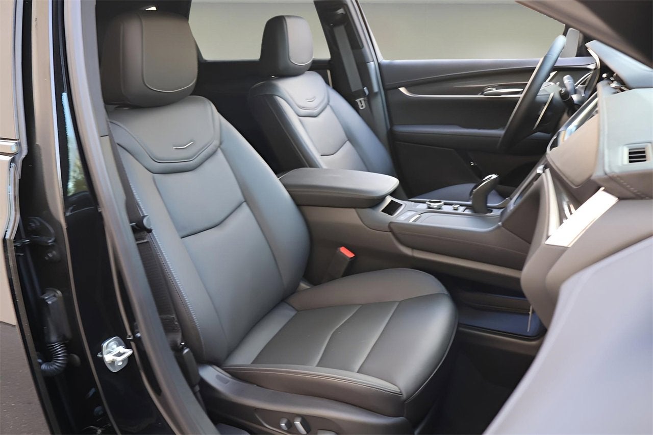 2025 Cadillac XT5 Sport