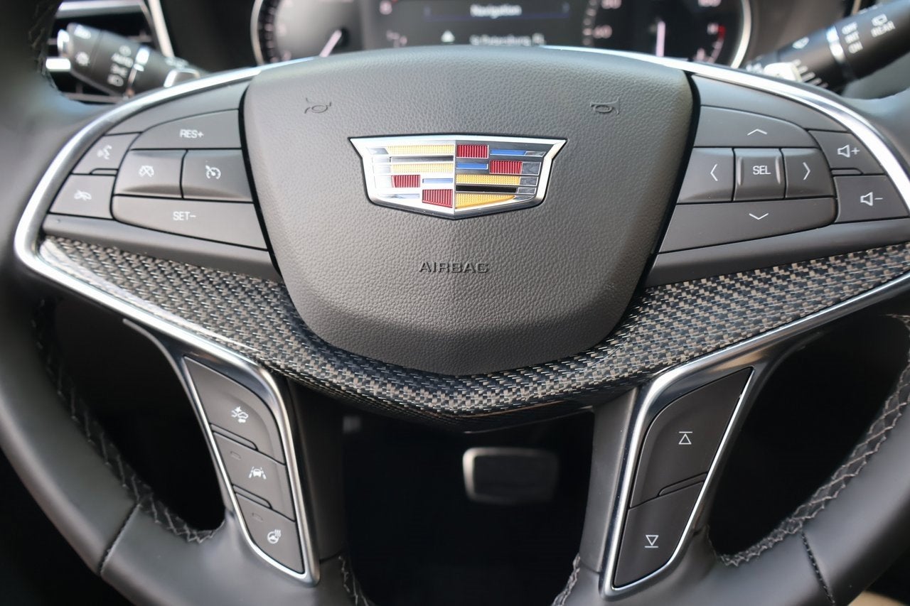 2025 Cadillac XT5 Sport