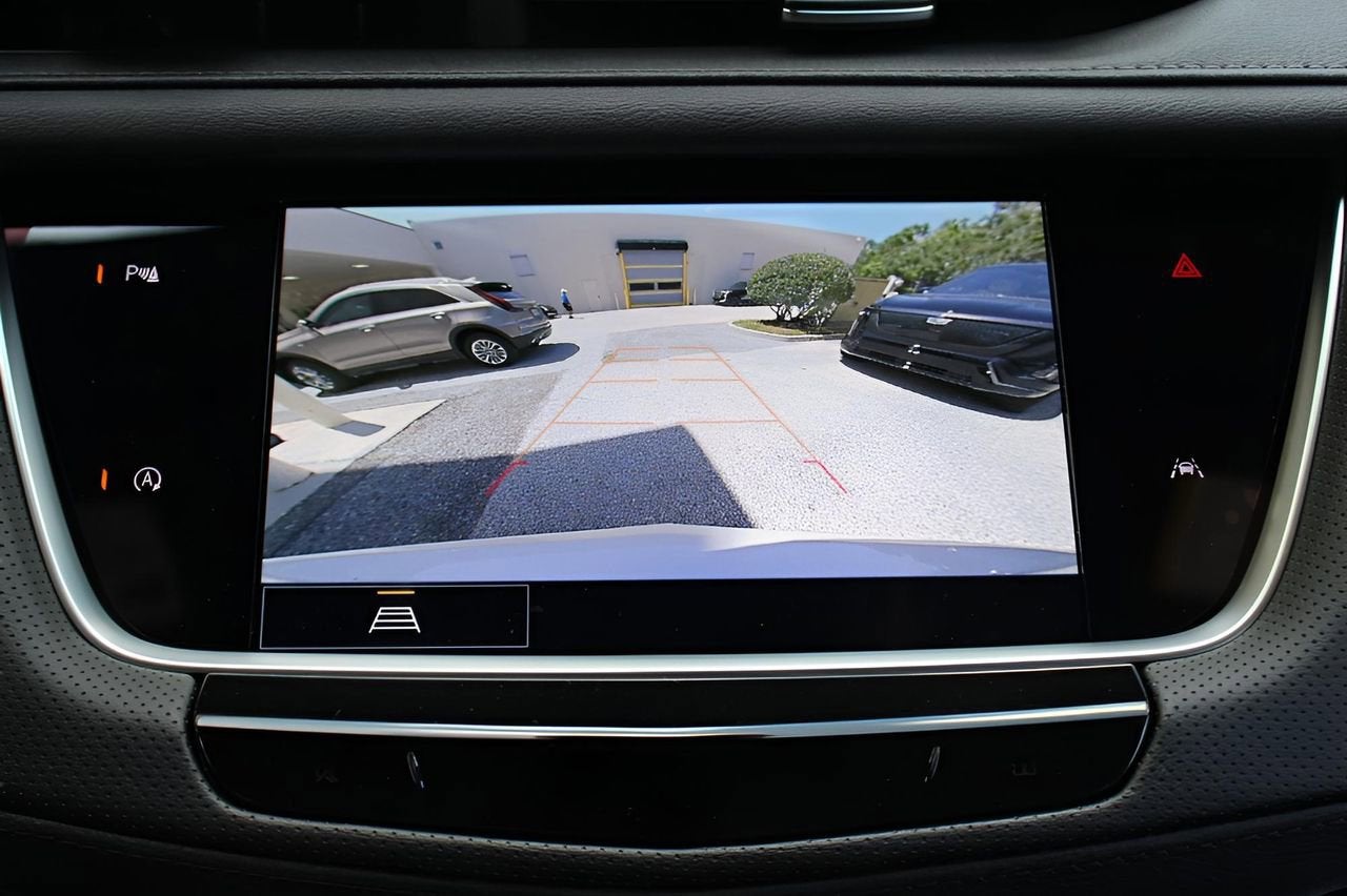 2025 Cadillac XT6 Luxury