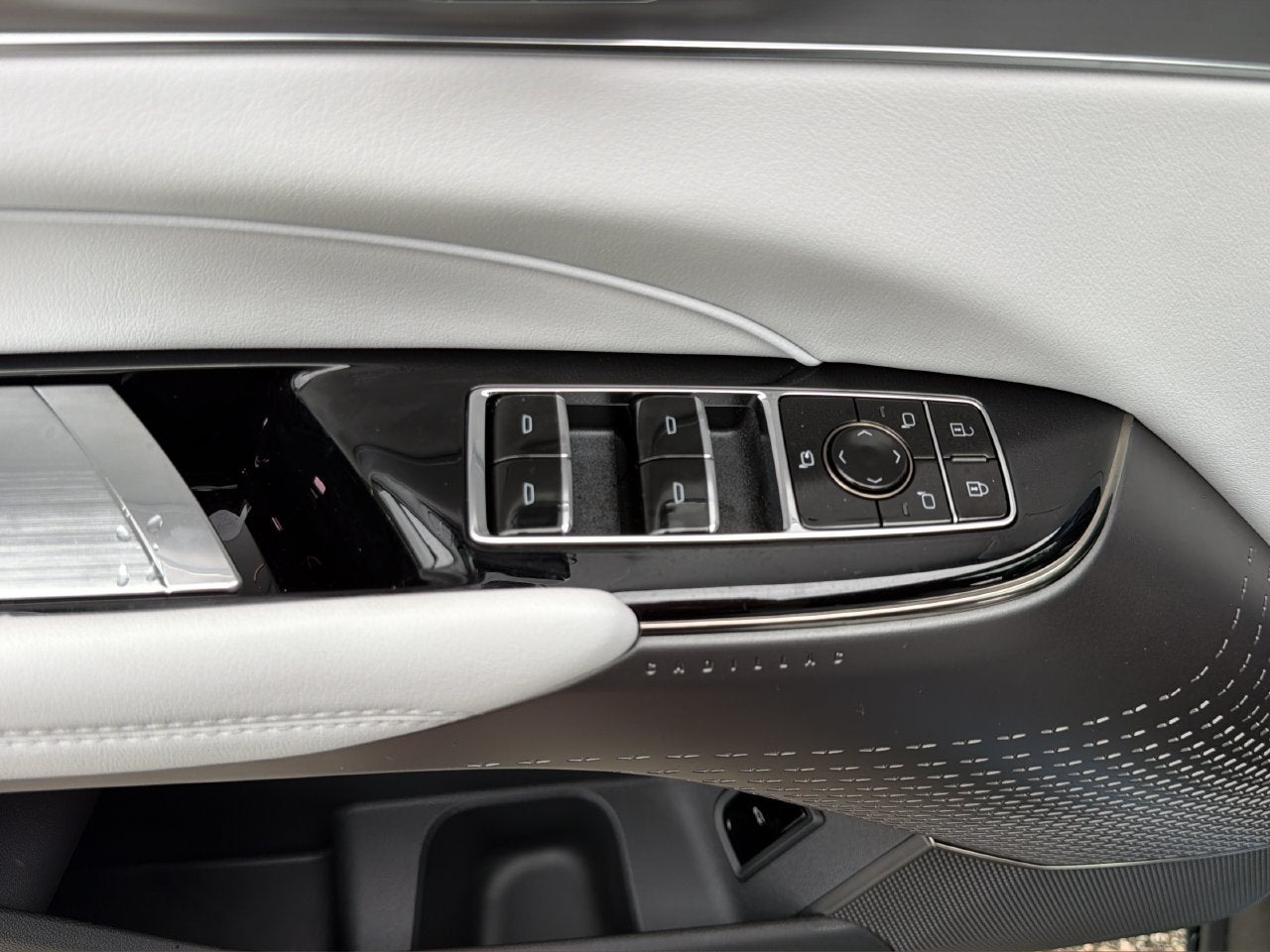2027 Cadillac LYRIQ Luxury