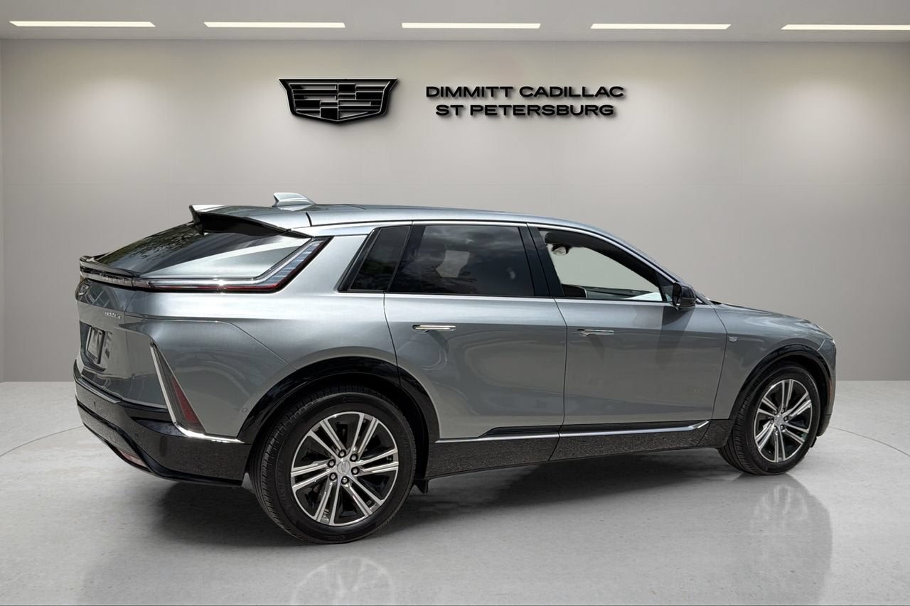 2024 Cadillac LYRIQ Luxury 2