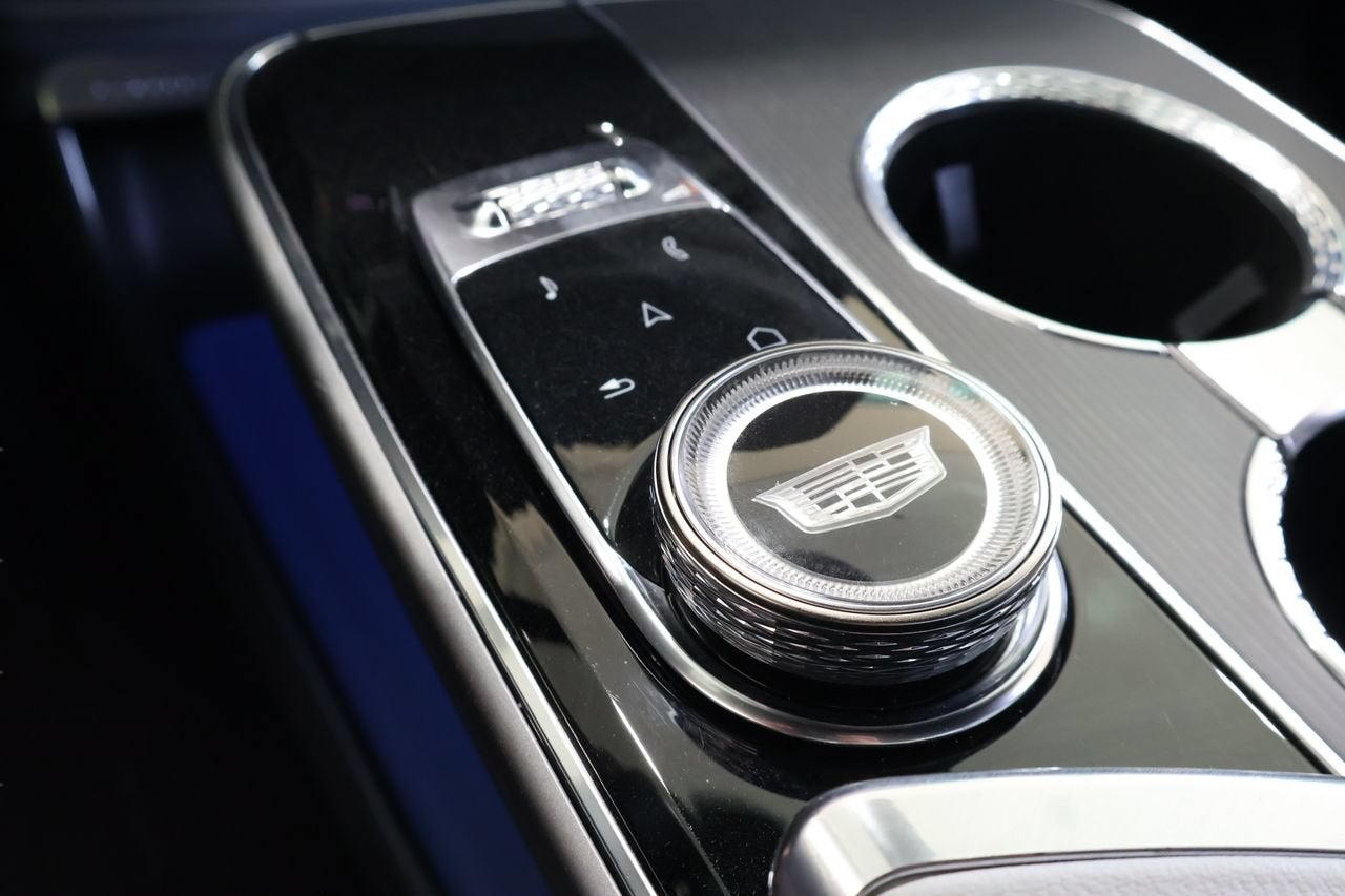2024 Cadillac LYRIQ Sport 2