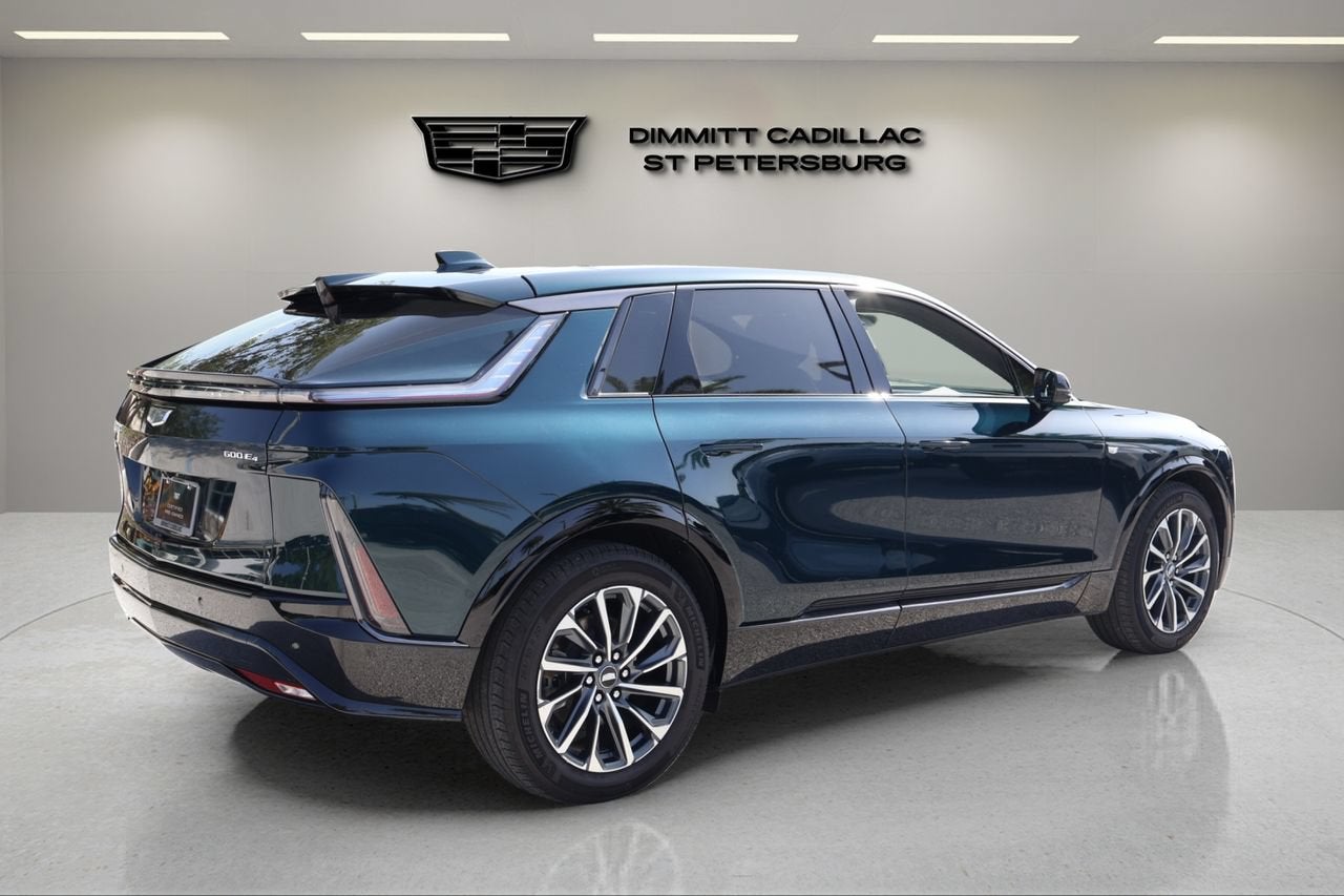 2024 Cadillac LYRIQ Sport 2
