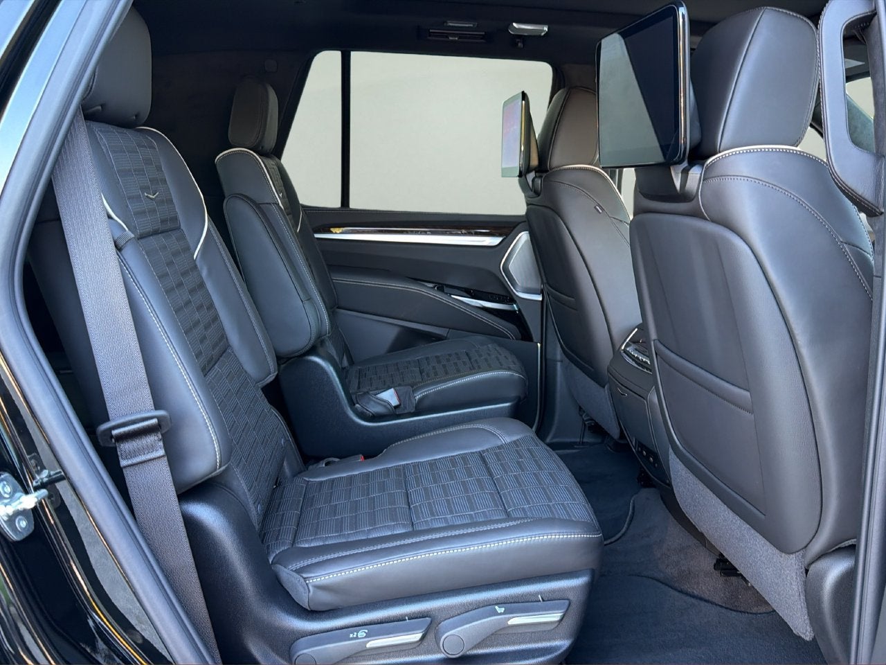 2027 Cadillac Escalade Platinum Sport