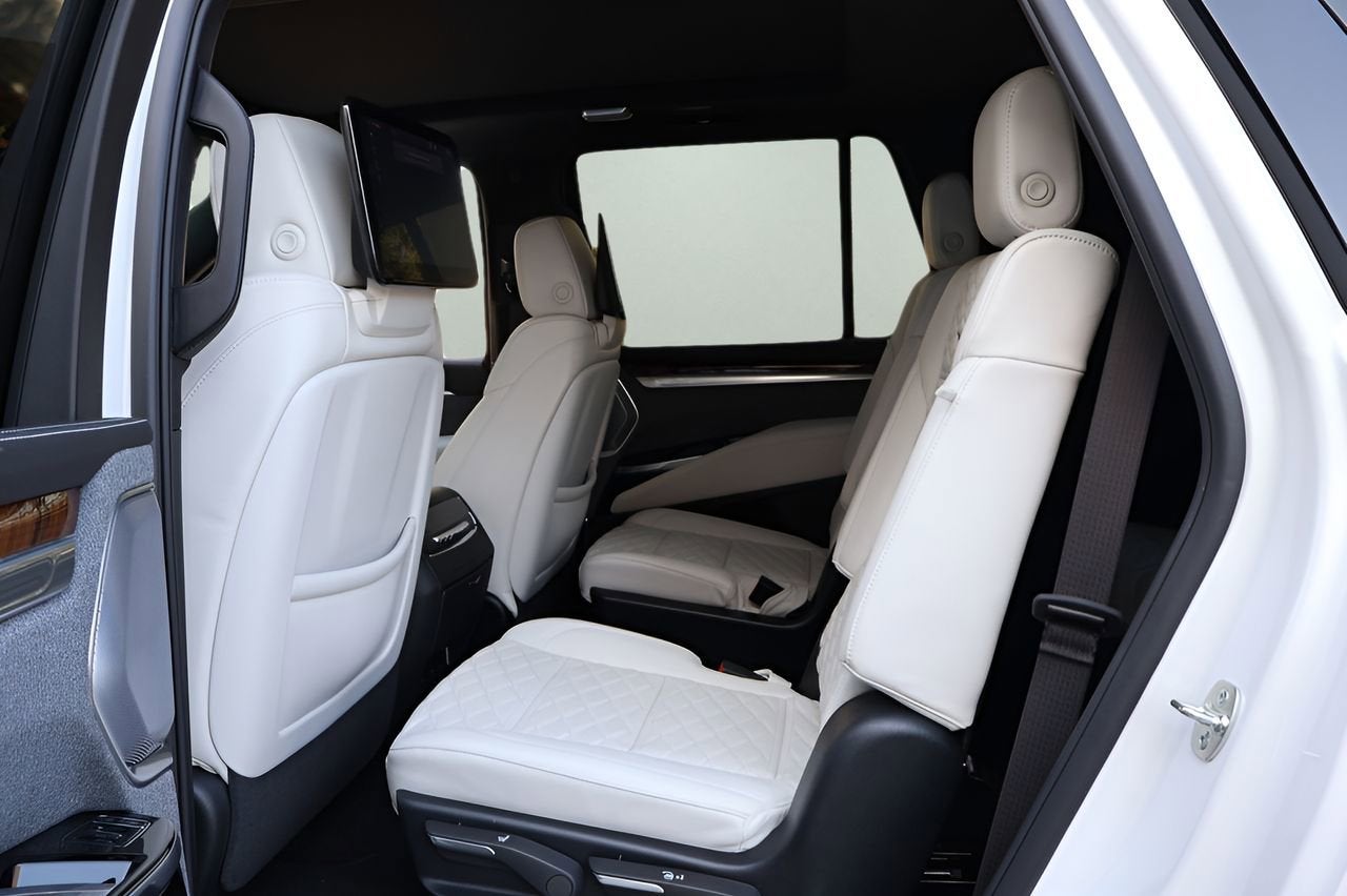 2025 Cadillac Escalade Sport Platinum