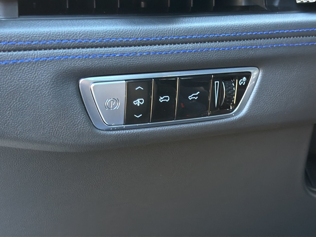 2026 Cadillac ESCALADE IQ Luxury