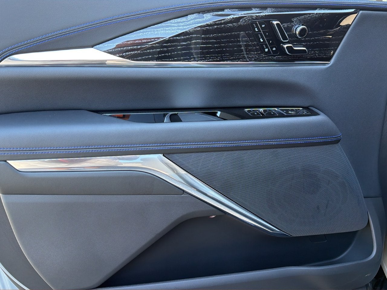 2026 Cadillac ESCALADE IQ Luxury