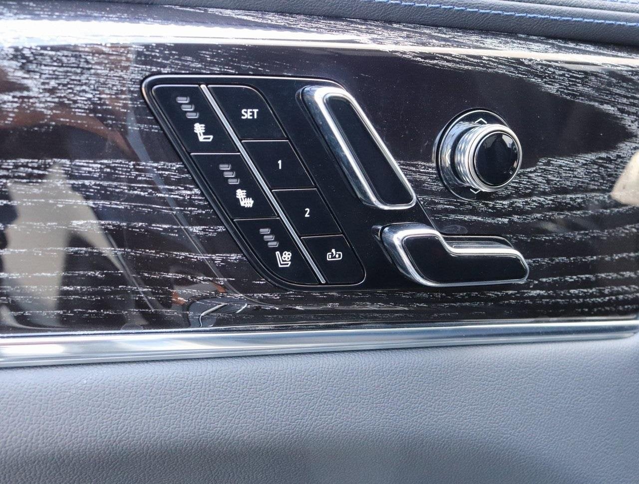 2025 Cadillac ESCALADE IQ Luxury 1