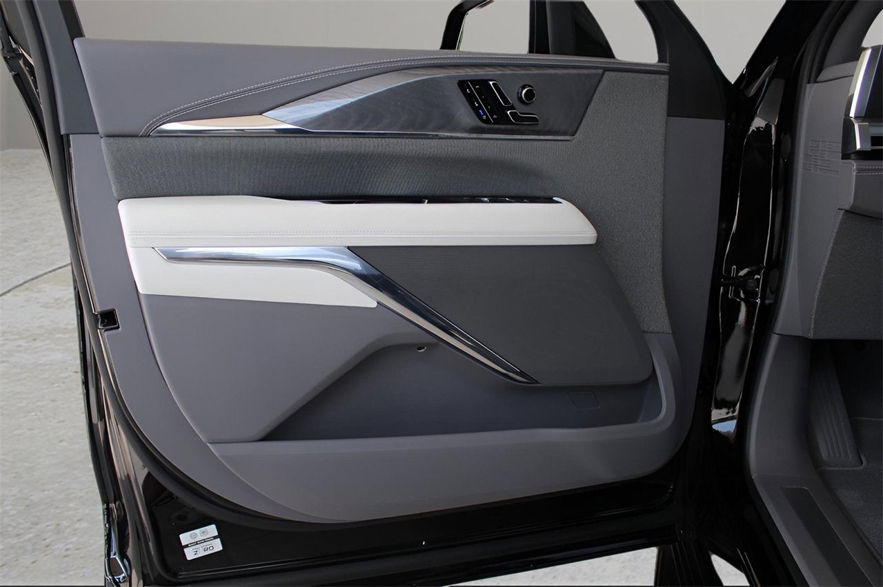 2025 Cadillac ESCALADE IQ Luxury 1