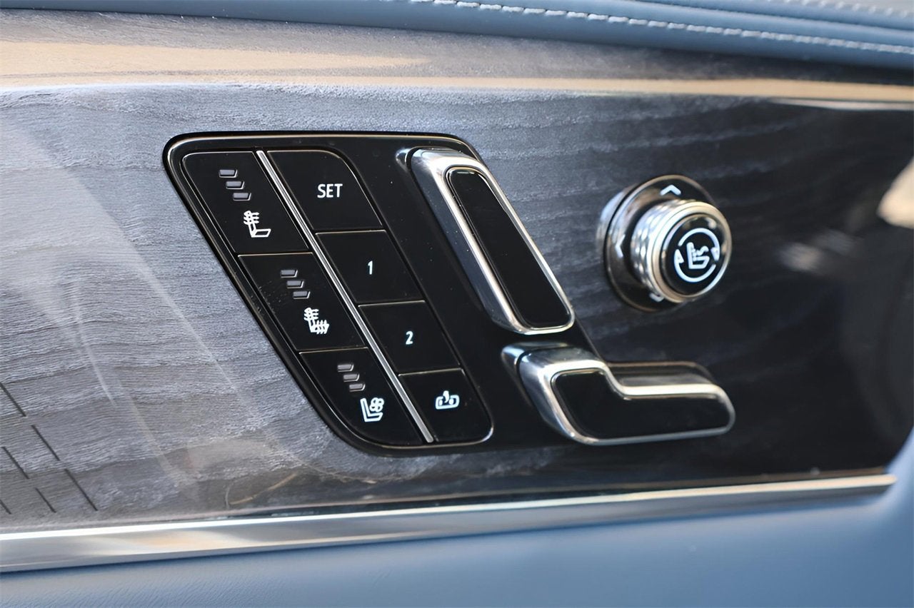 2025 Cadillac ESCALADE IQ Luxury 2